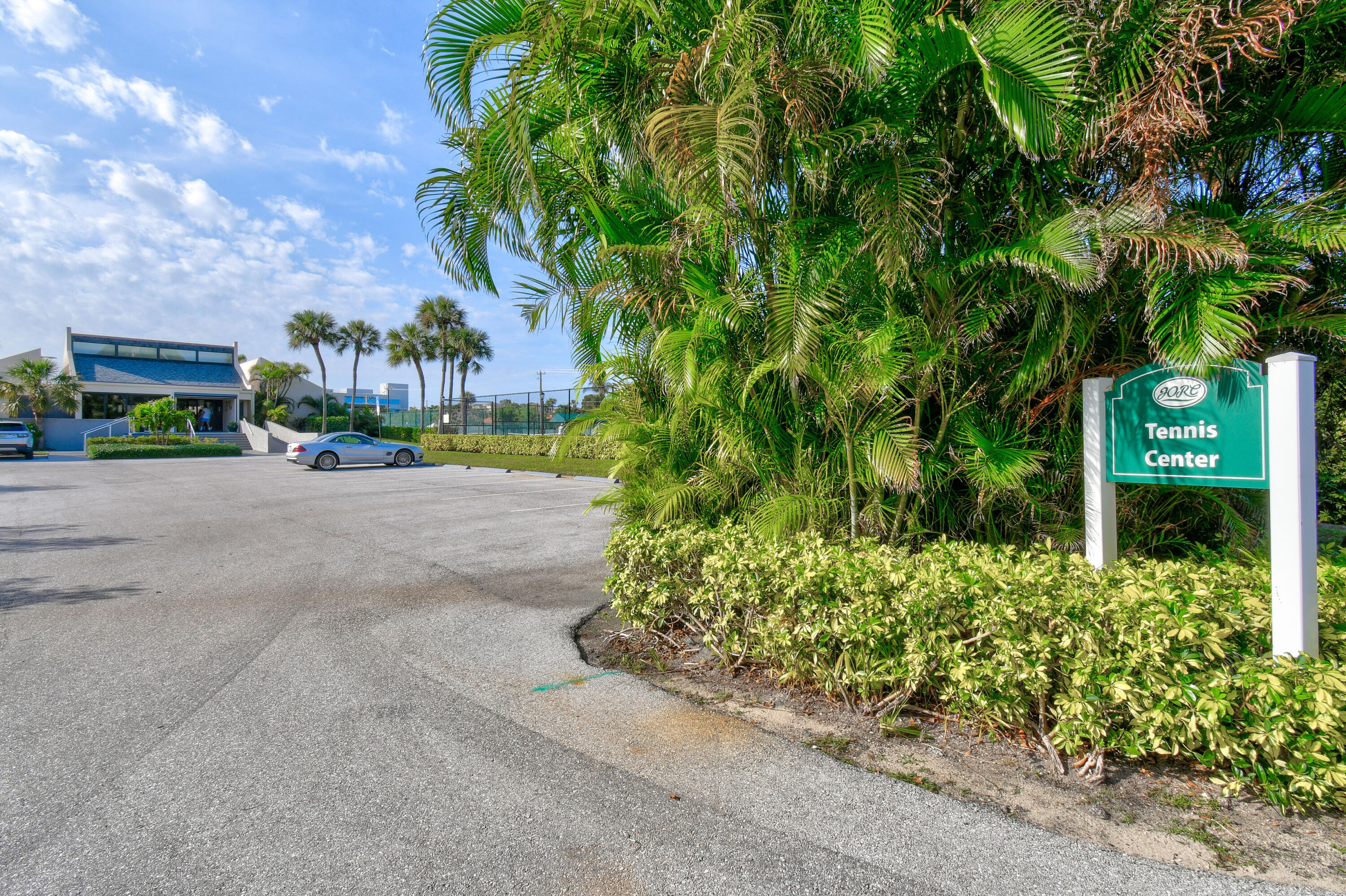 1605 S Us Highway 1 M1-404