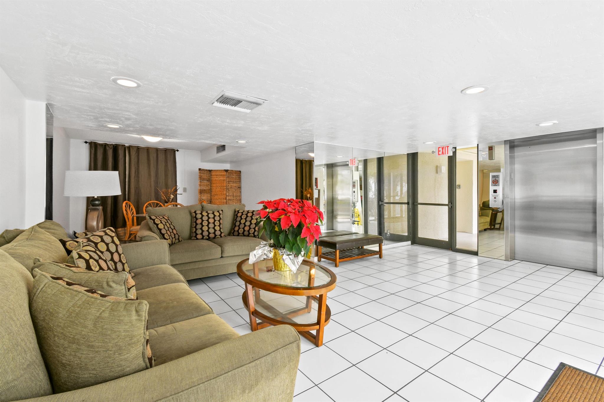 1605 S Us Highway 1 M1-404