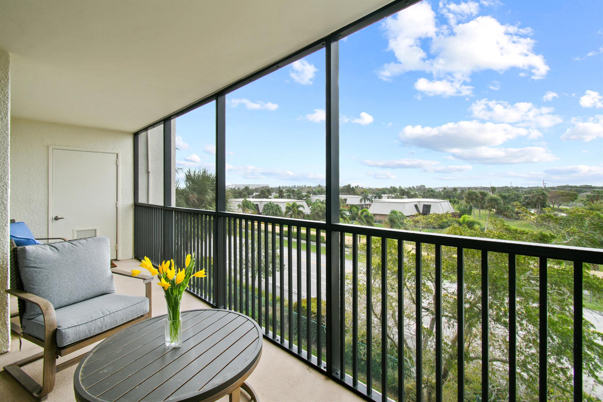 1605 S Us Highway 1 M1-404