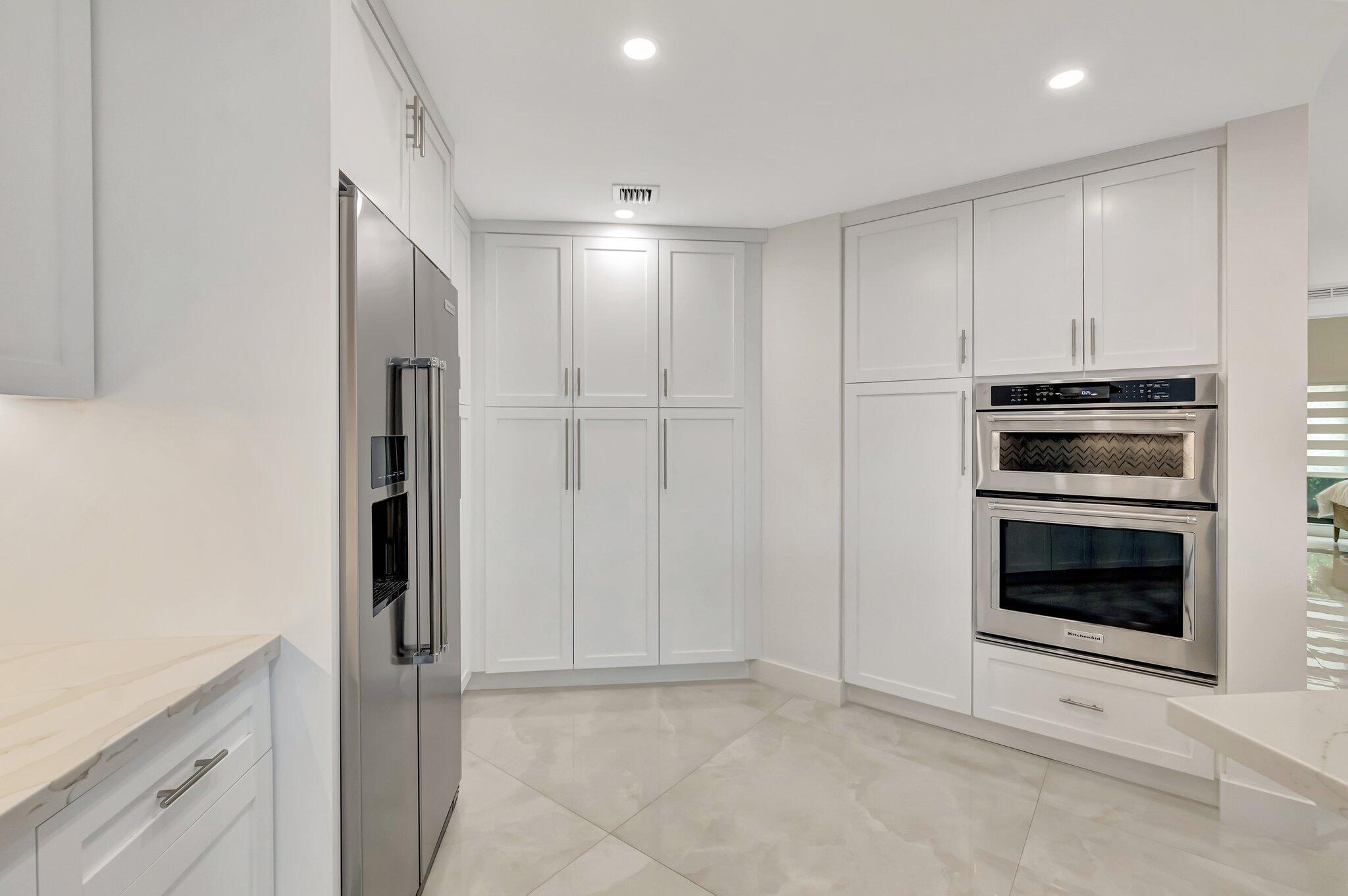 800 Andrews Avenue 9