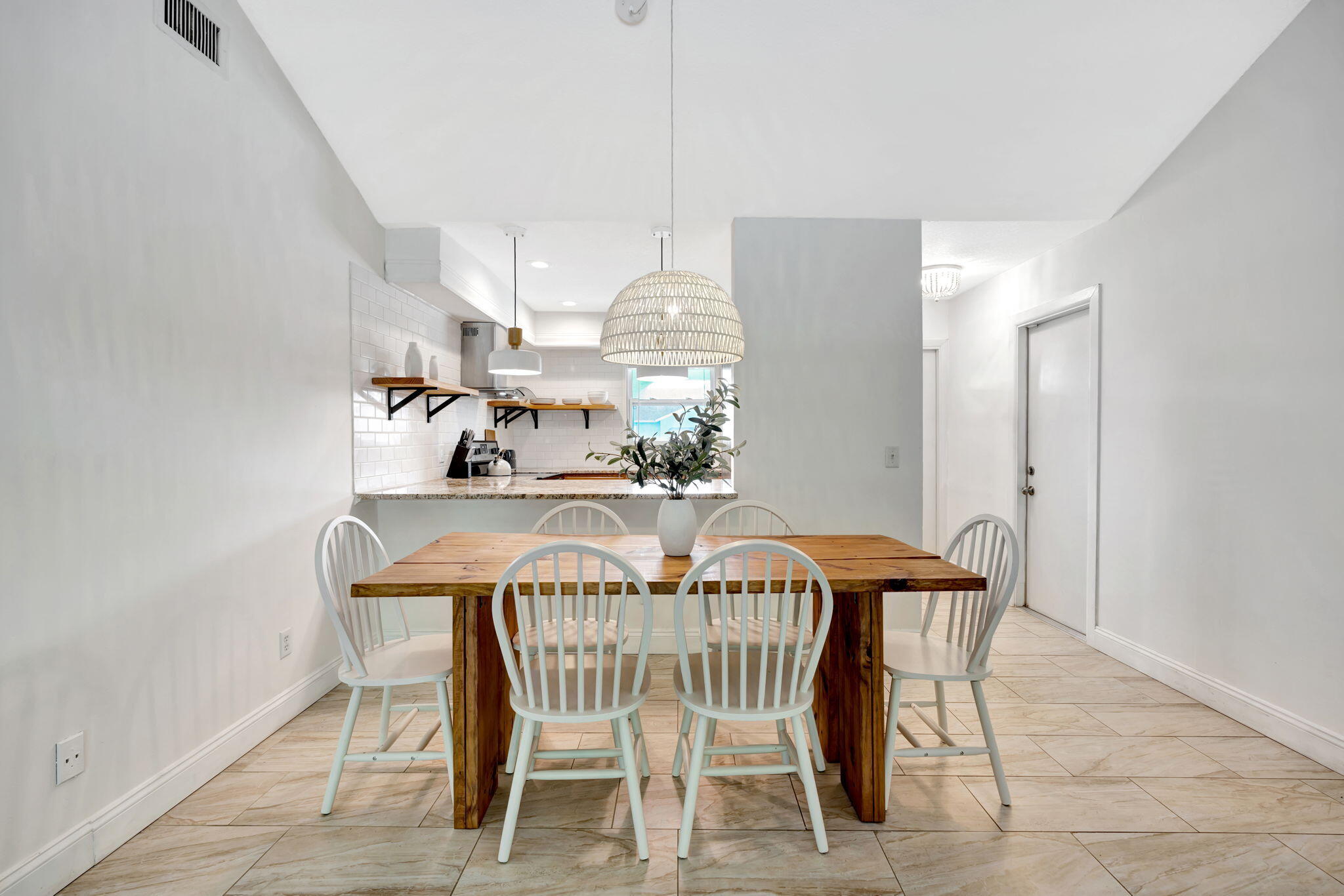 5914 SE Mitzi Lane