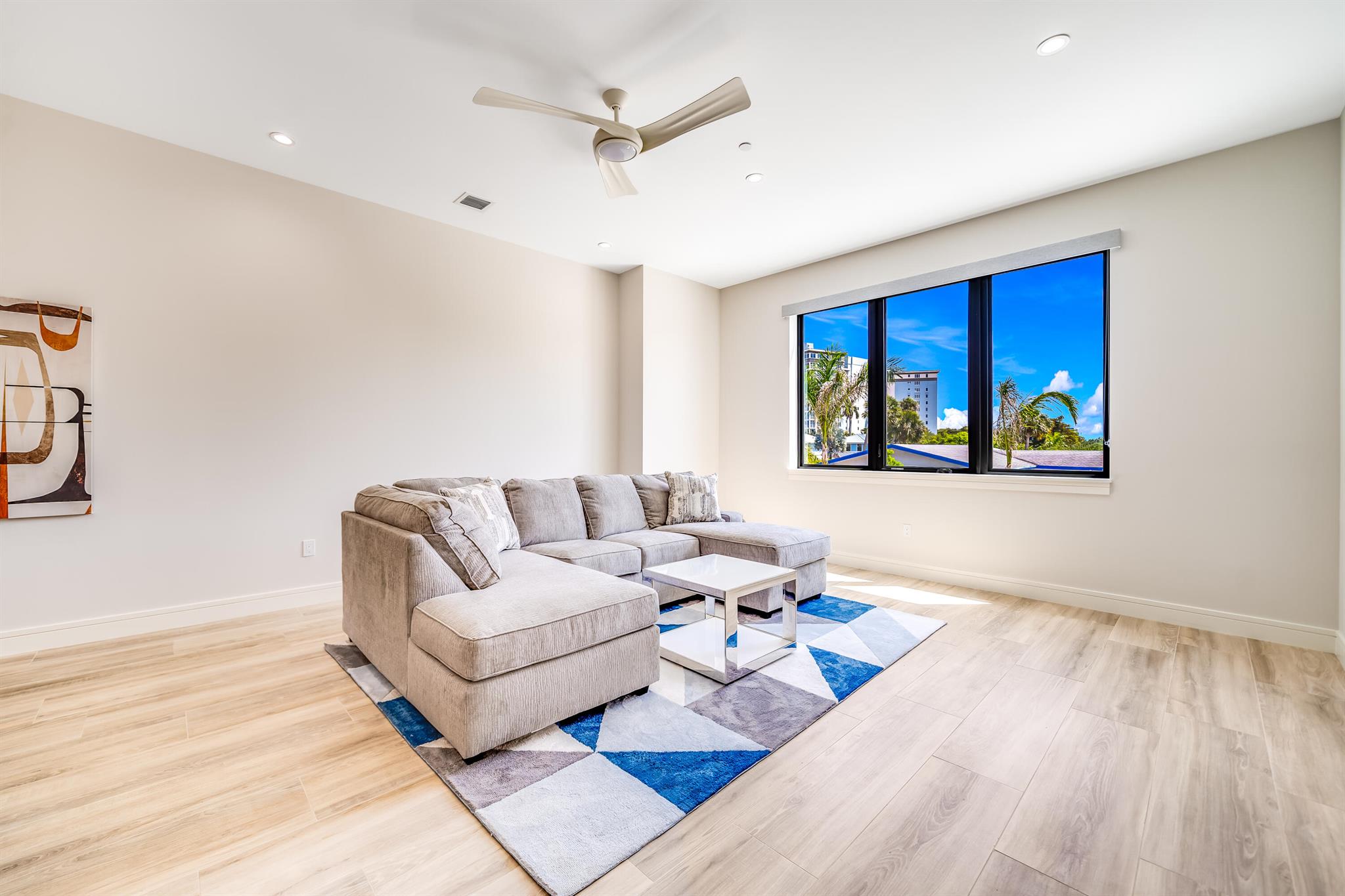 405 SE 6th Avenue 202