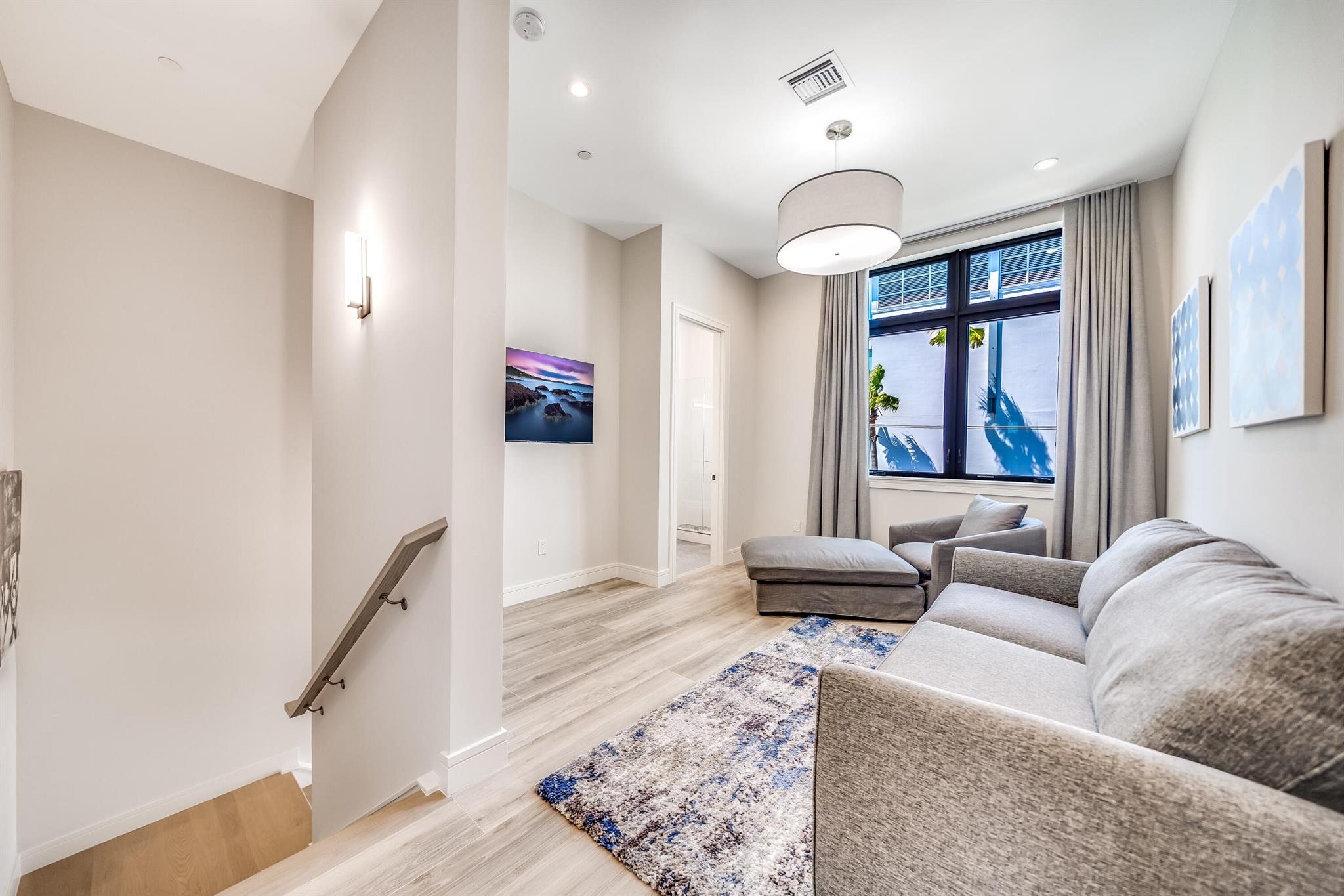405 SE 6th Avenue 202