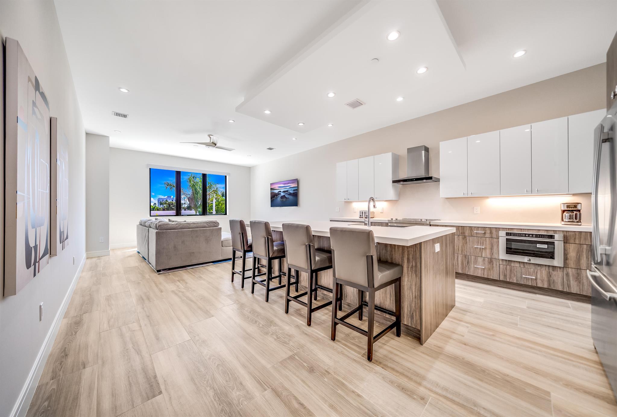 405 SE 6th Avenue 202
