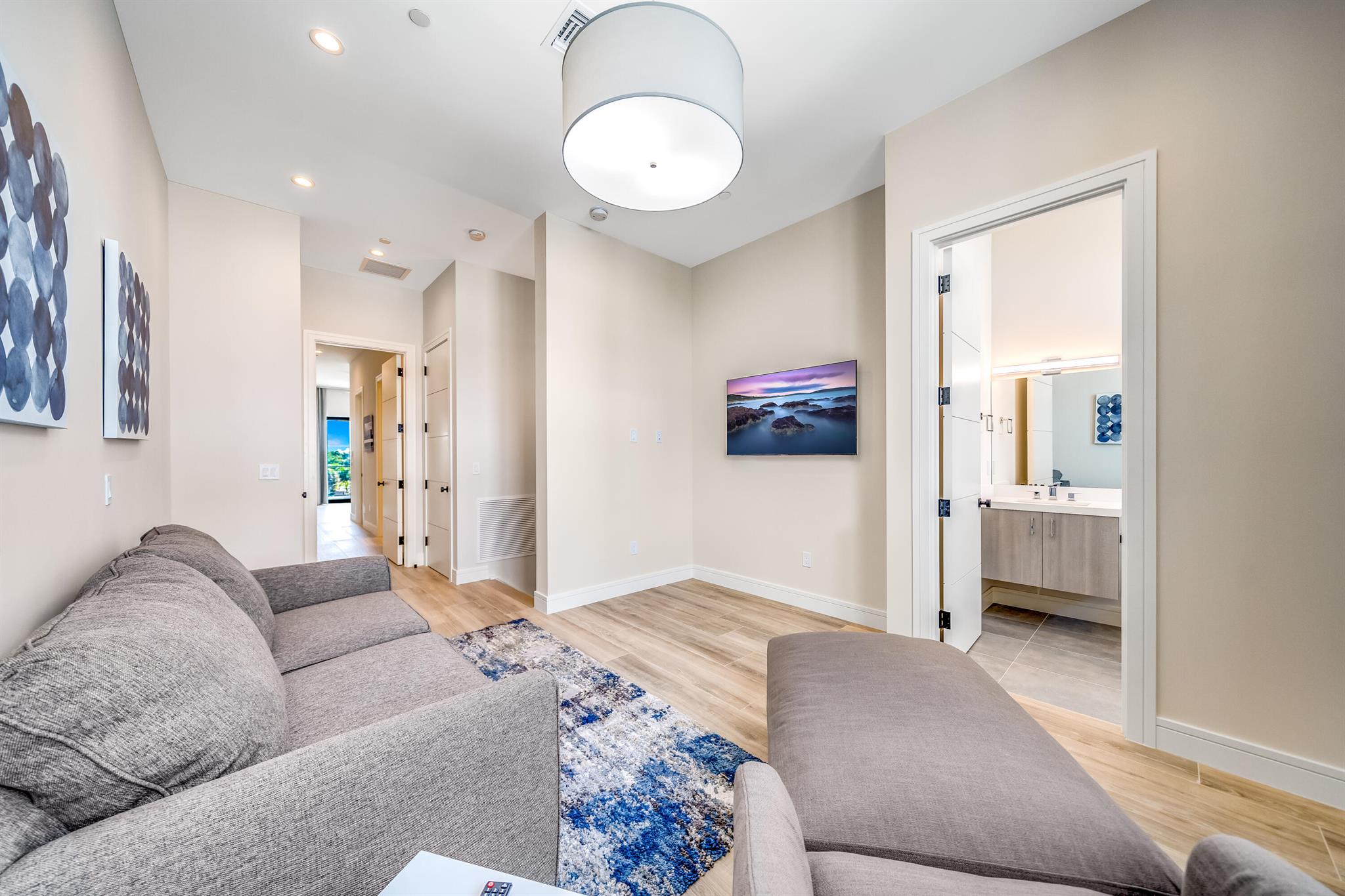 405 SE 6th Avenue 202