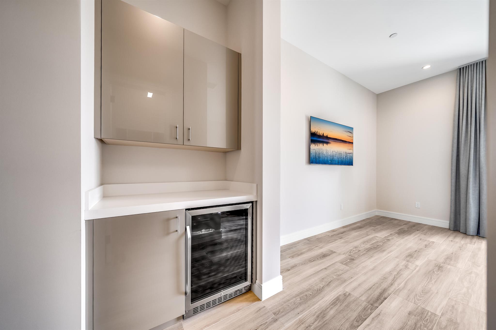 405 SE 6th Avenue 202