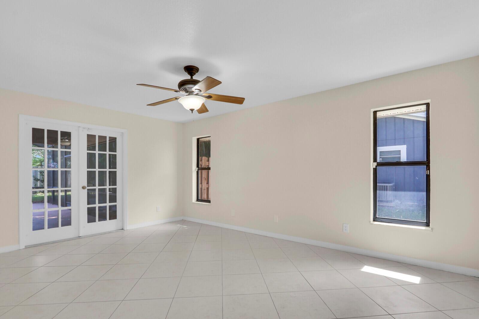 2774 SE Howell Avenue