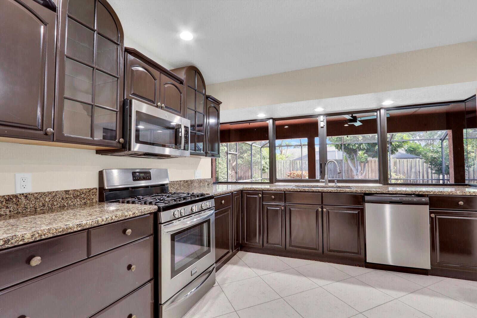 2774 SE Howell Avenue