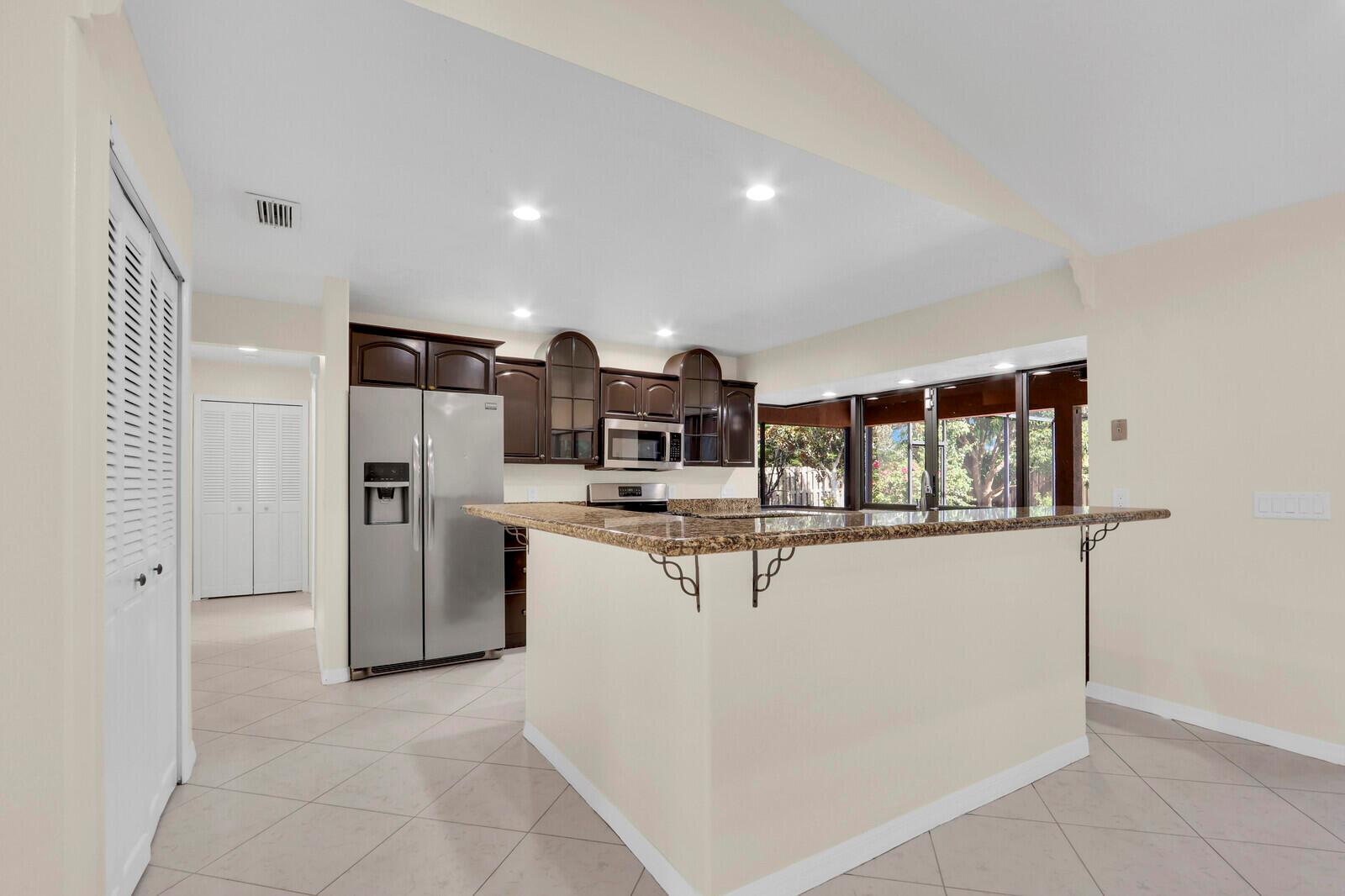 2774 SE Howell Avenue