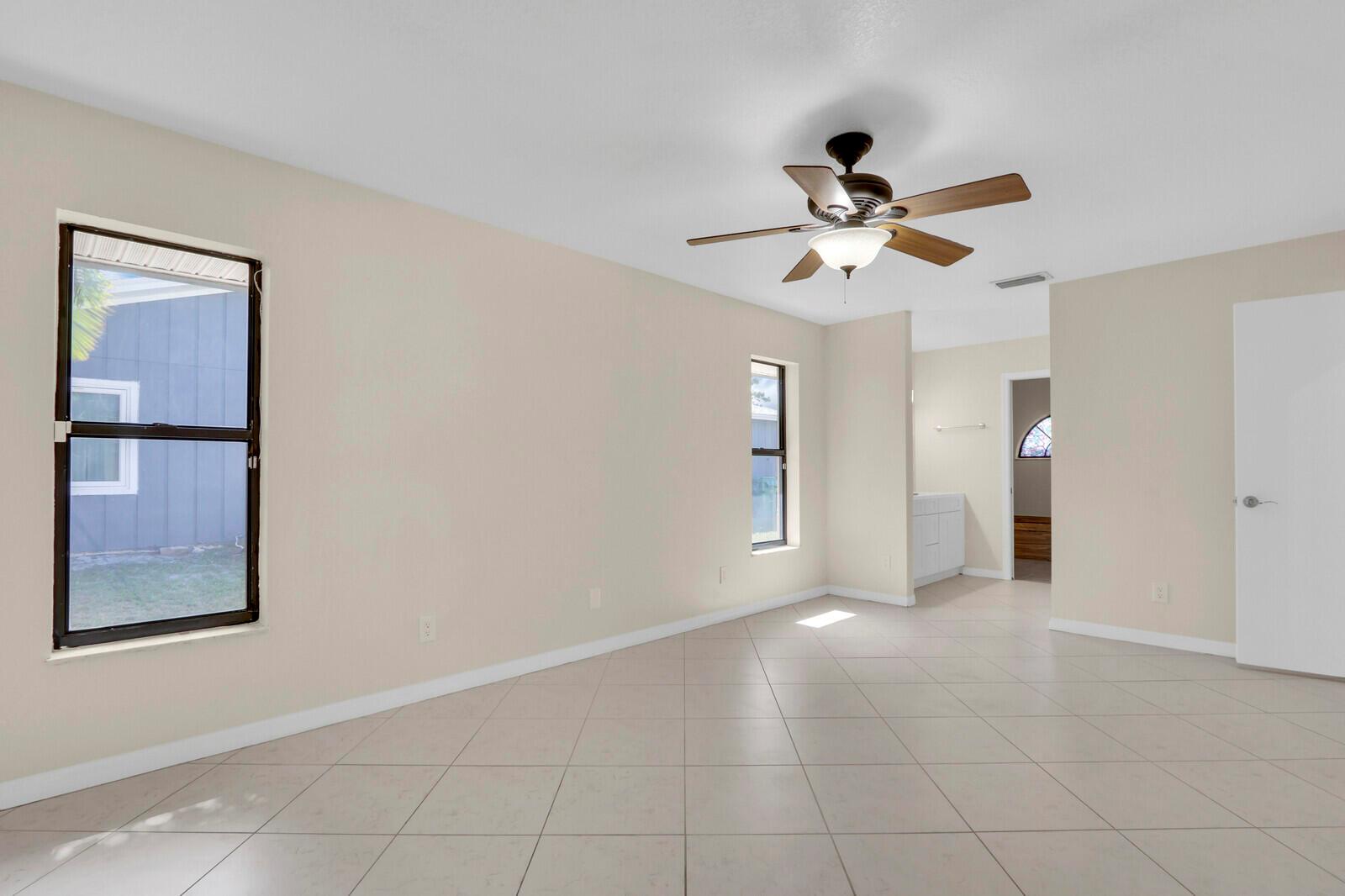 2774 SE Howell Avenue