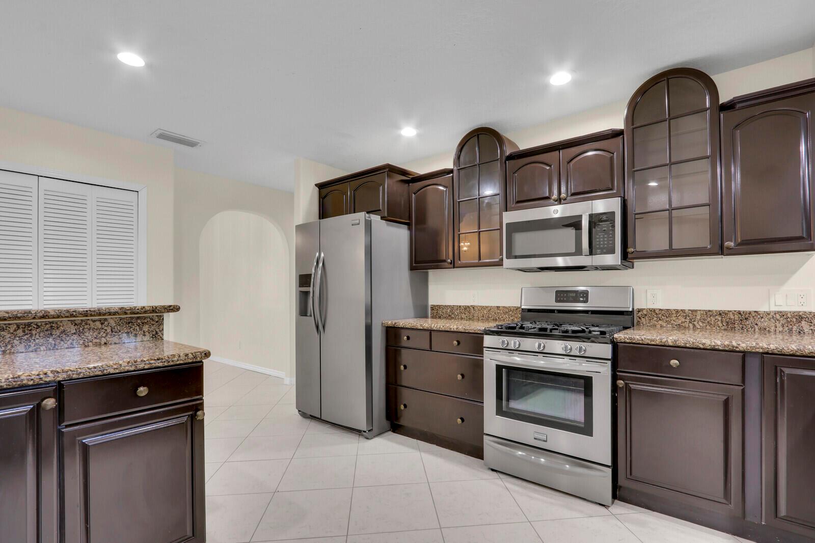 2774 SE Howell Avenue