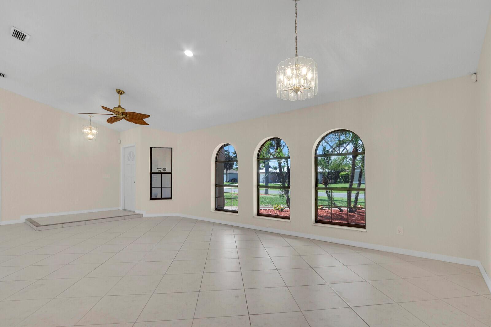 2774 SE Howell Avenue