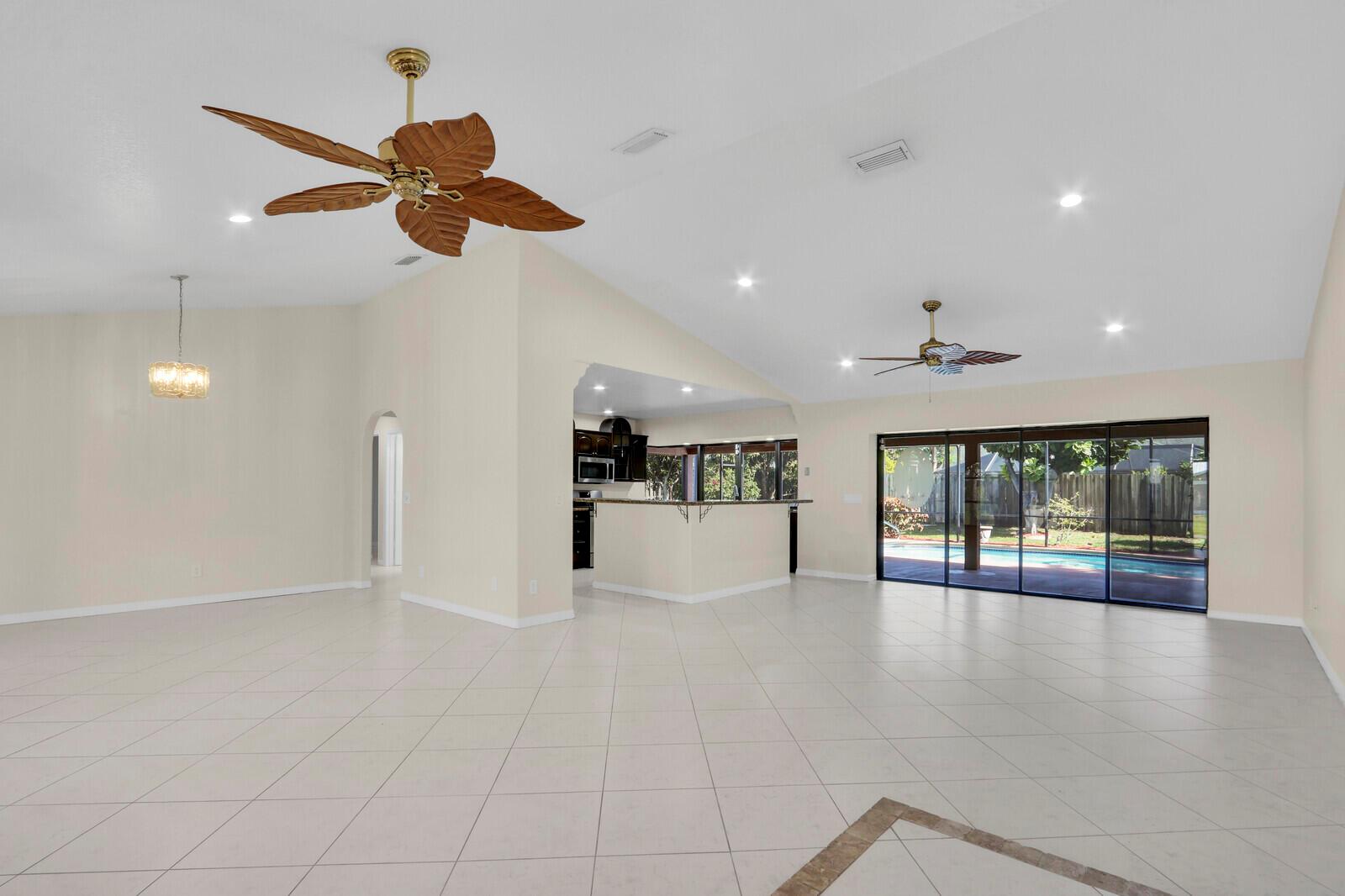 2774 SE Howell Avenue