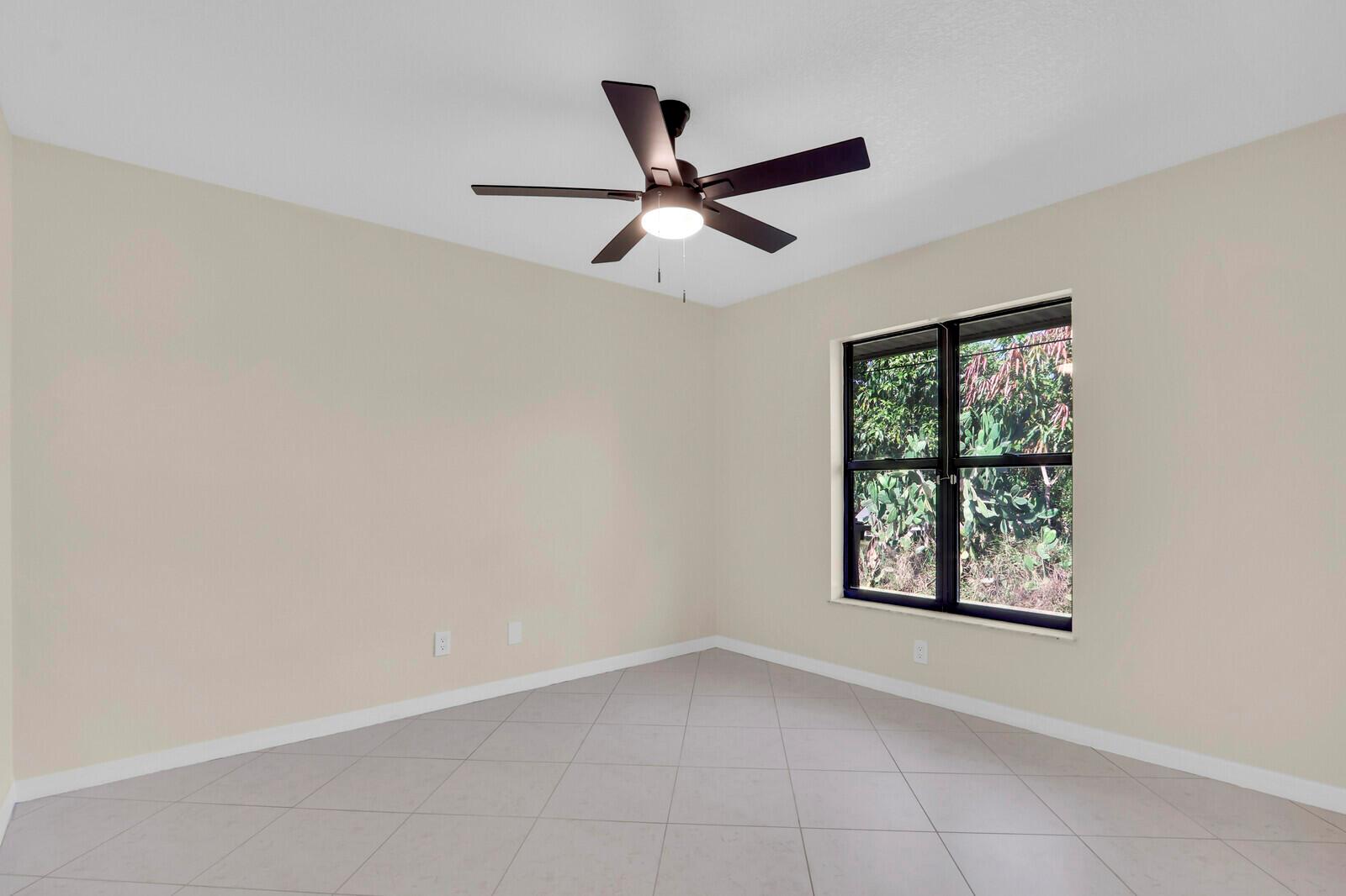 2774 SE Howell Avenue