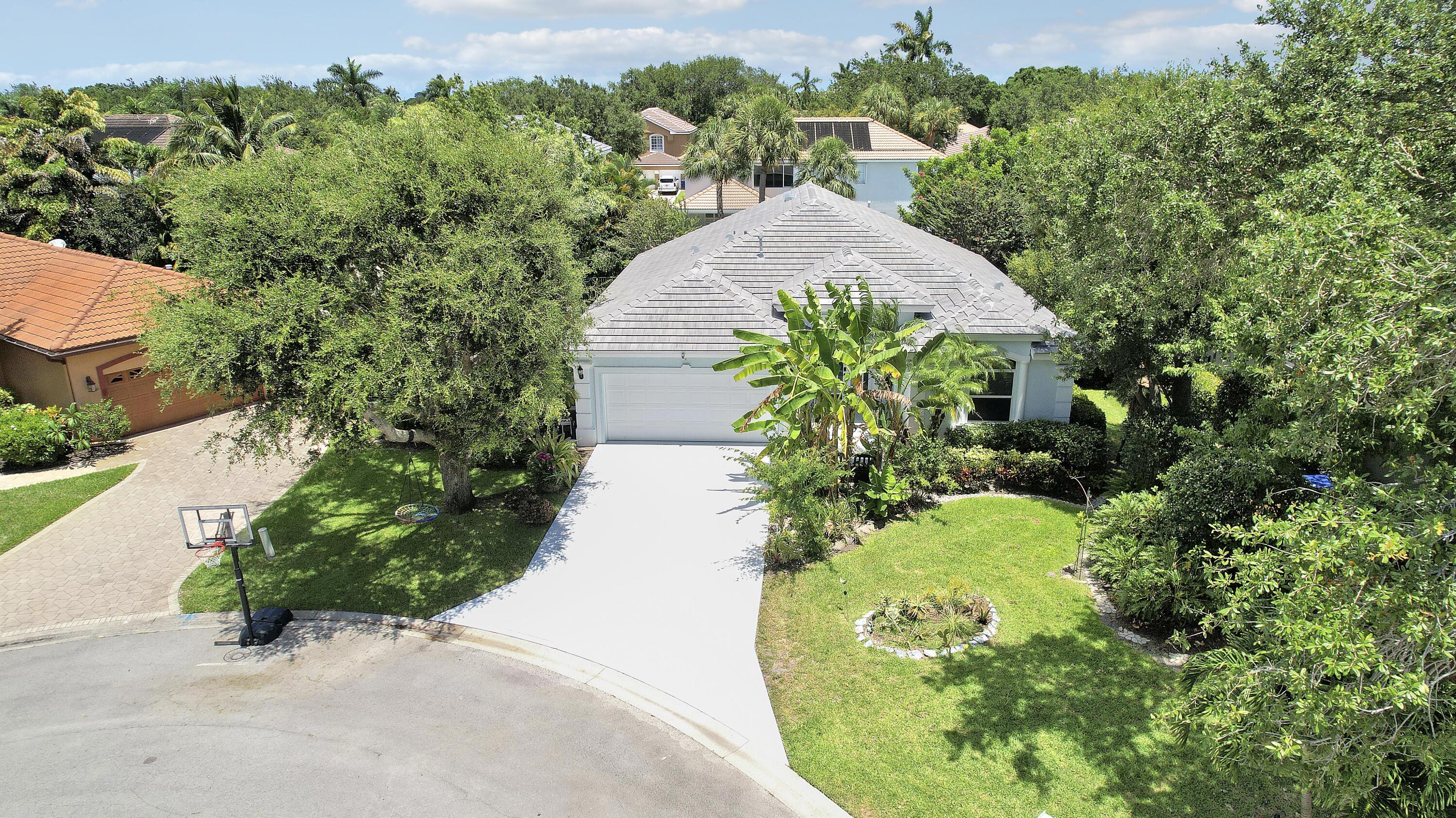 496 Peacock Lane N