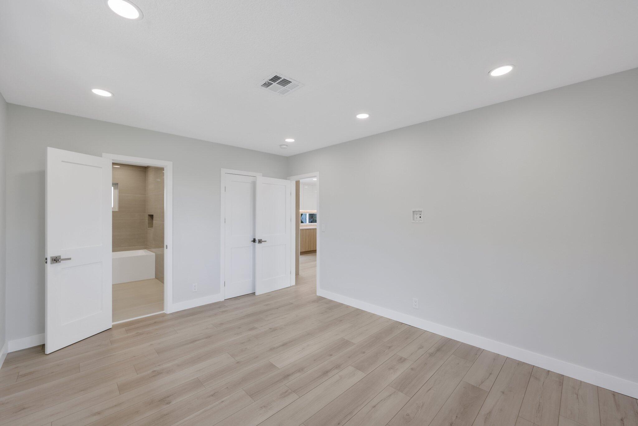 3384 Lakeview Drive