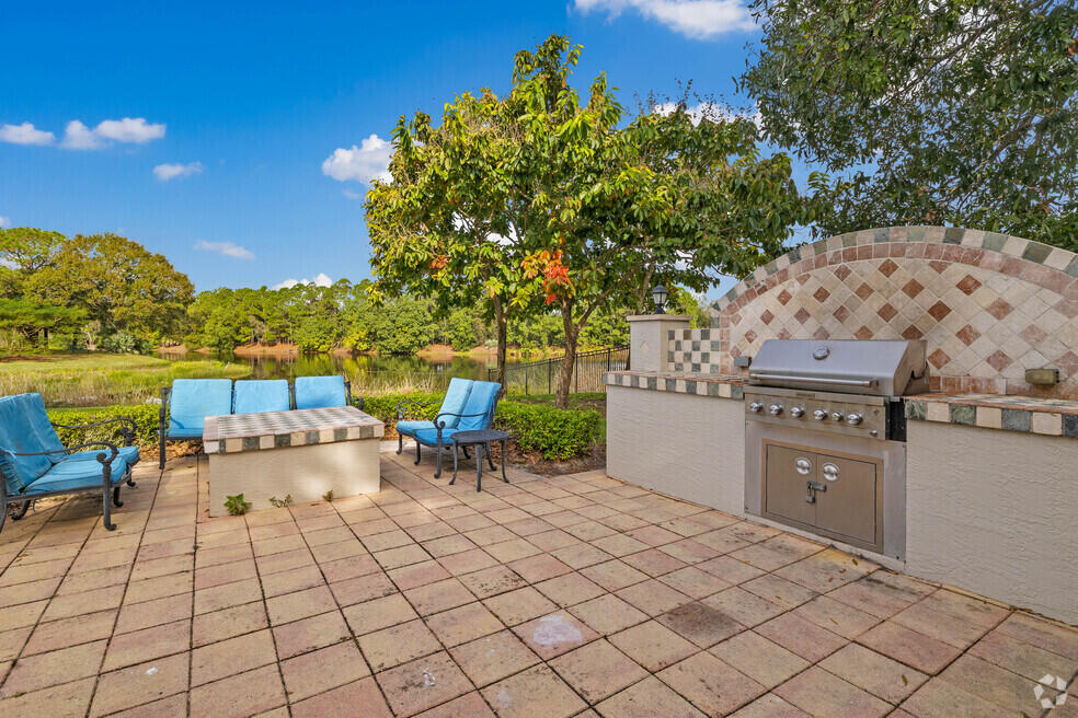 3821 SW Coquina Cove Way 205