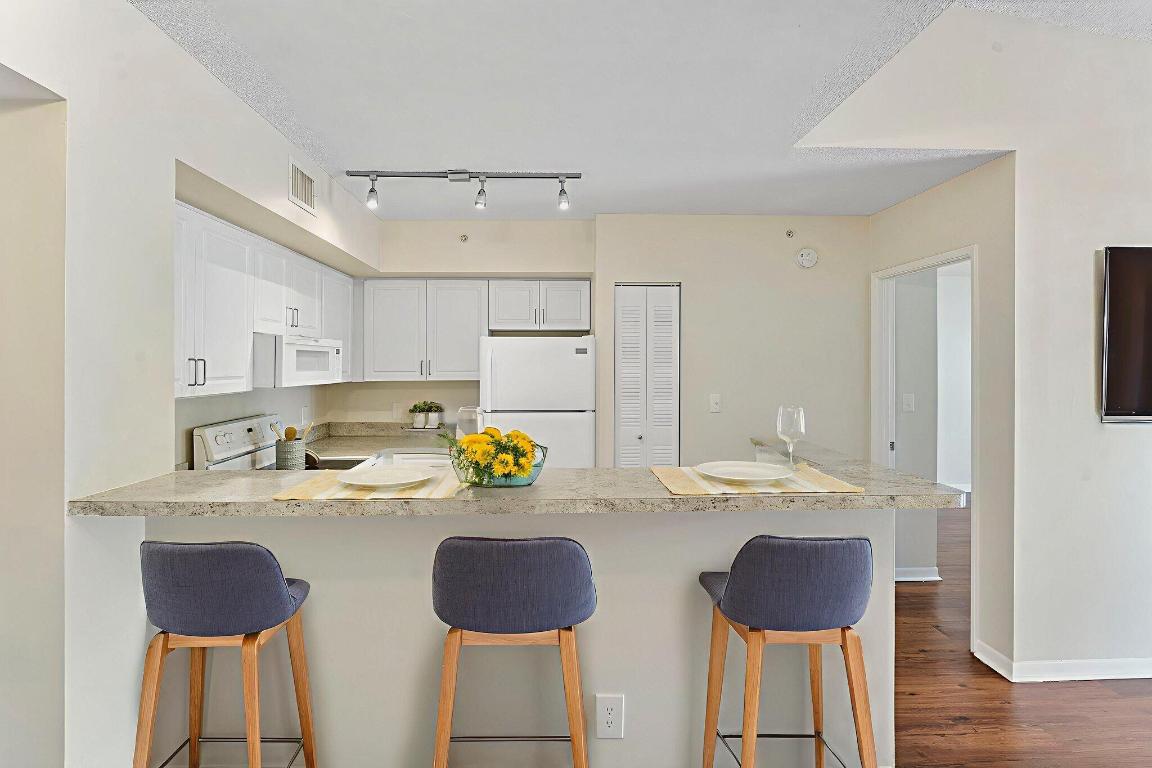 3821 SW Coquina Cove Way 205