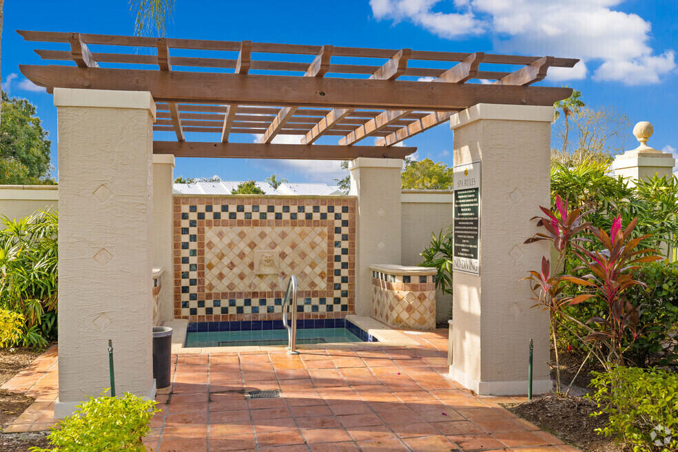 3821 SW Coquina Cove Way 205