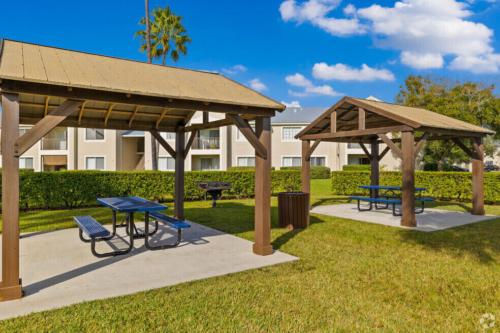 3821 SW Coquina Cove Way 205