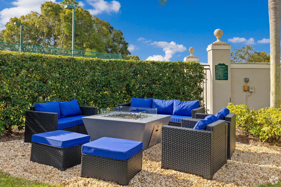 3821 SW Coquina Cove Way 205