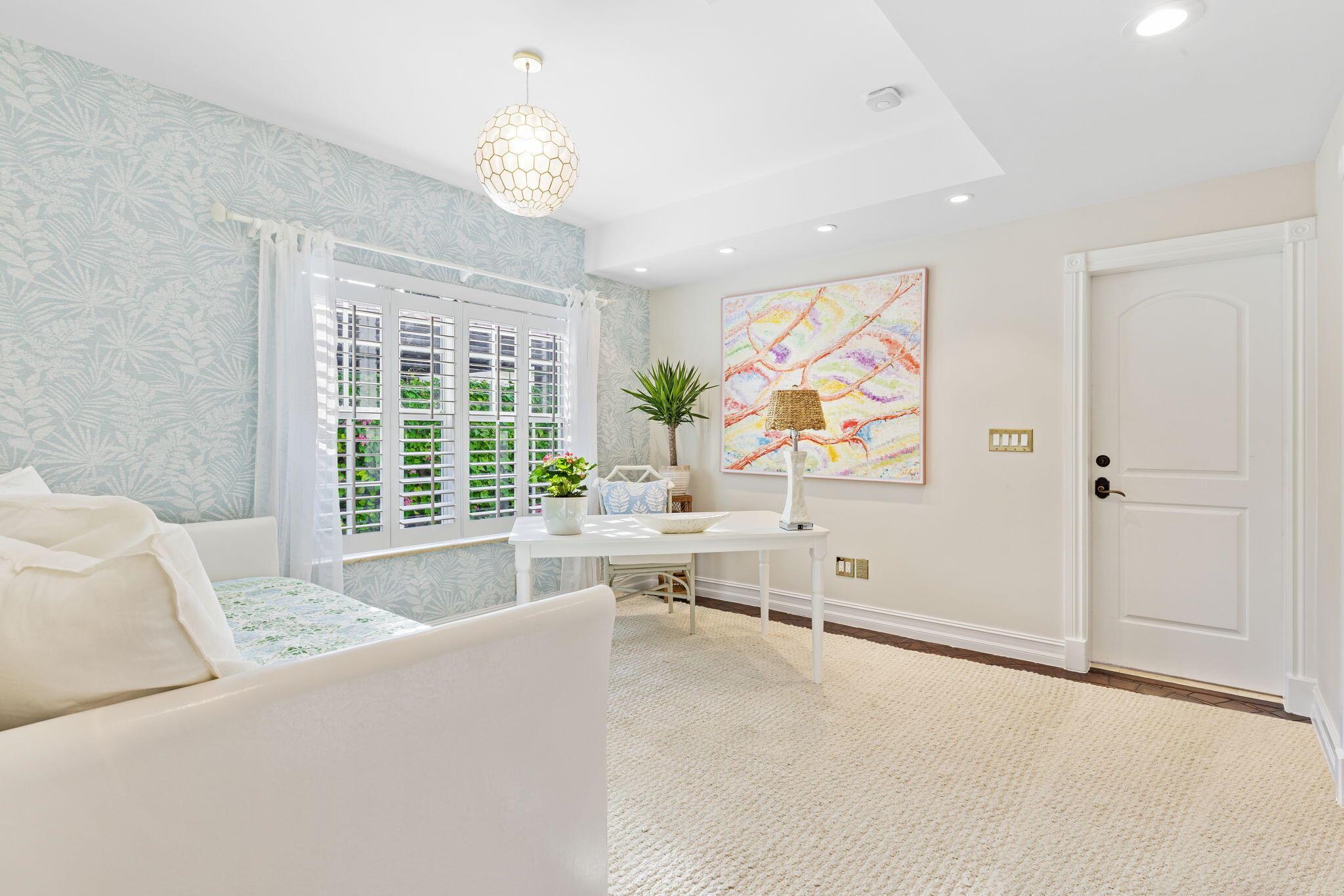 309 Valencia Road