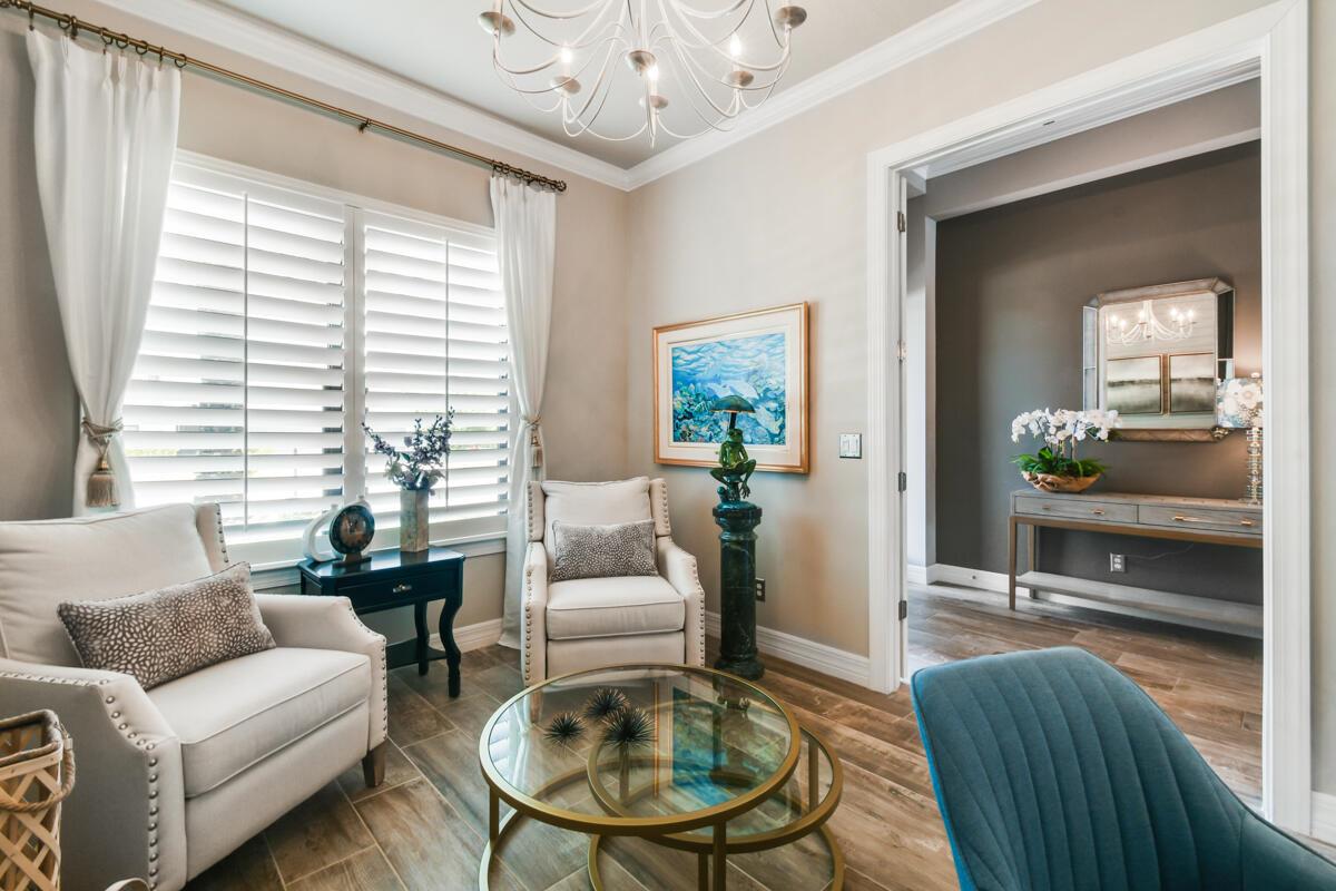 749 SW Sea Green Street