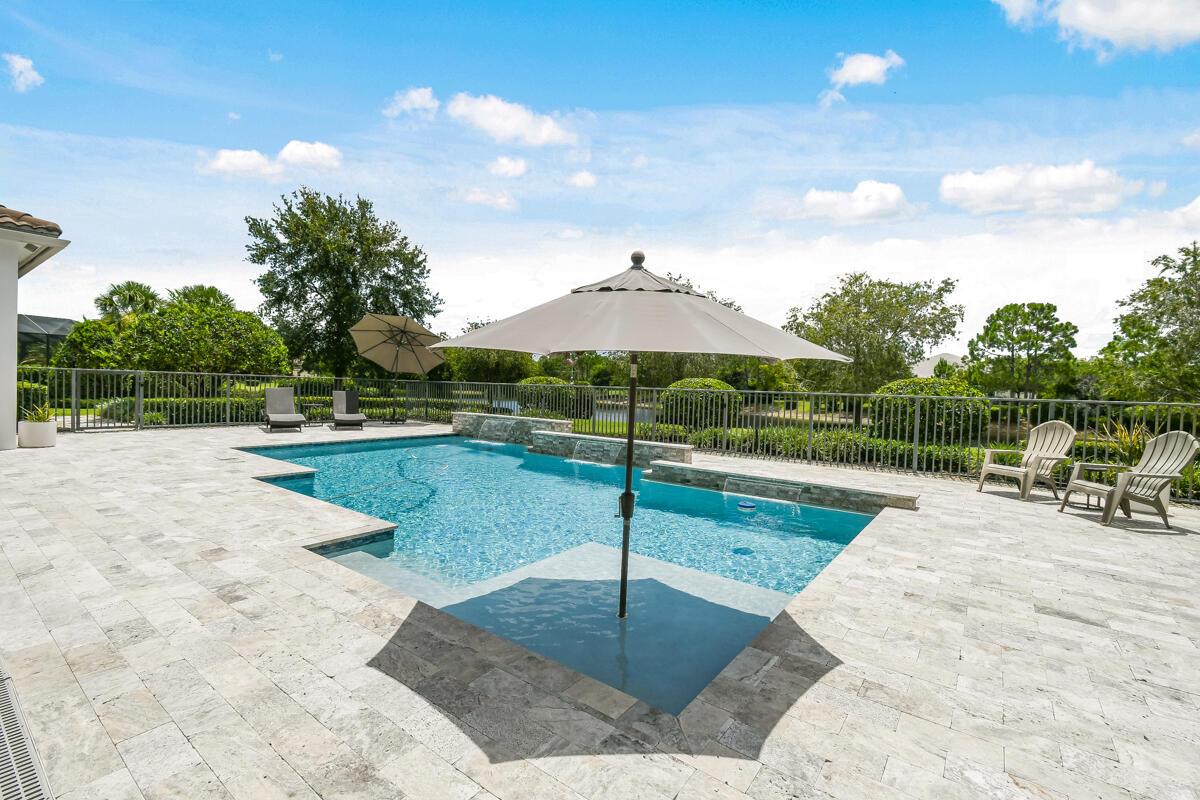 749 SW Sea Green Street