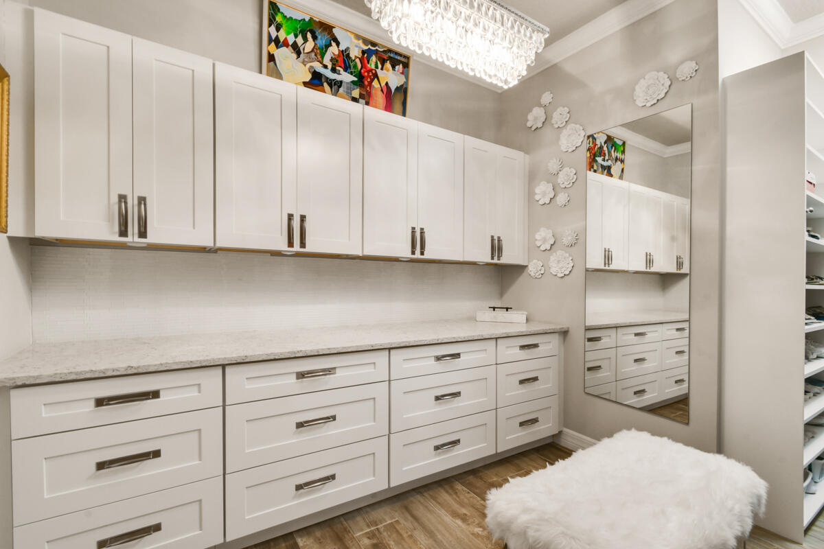 749 SW Sea Green Street