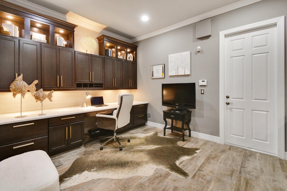 749 SW Sea Green Street