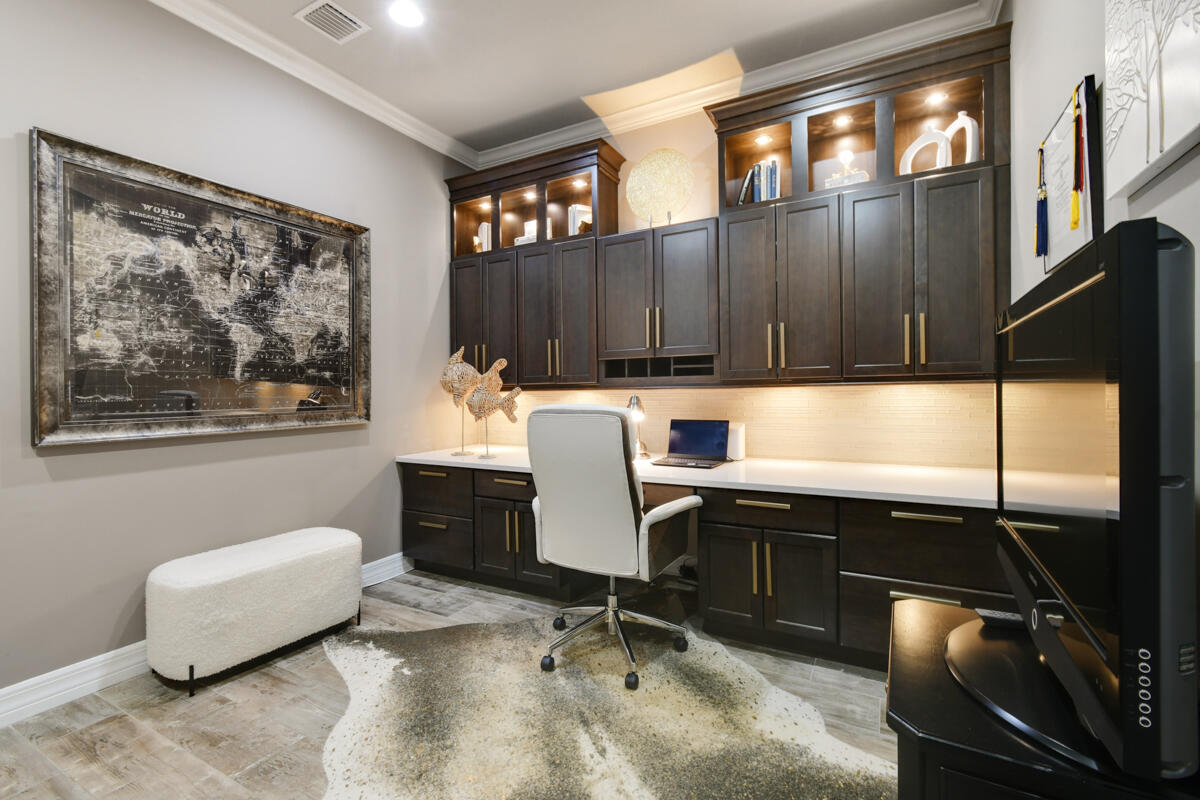 749 SW Sea Green Street