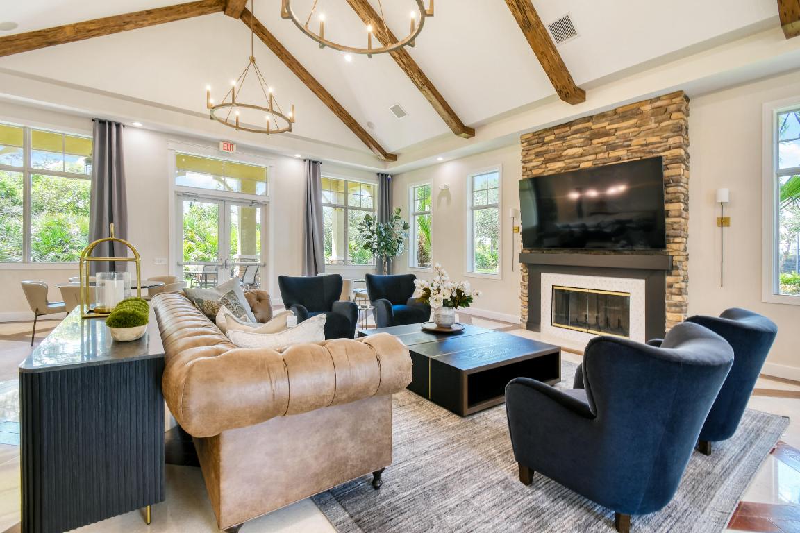 749 SW Sea Green Street