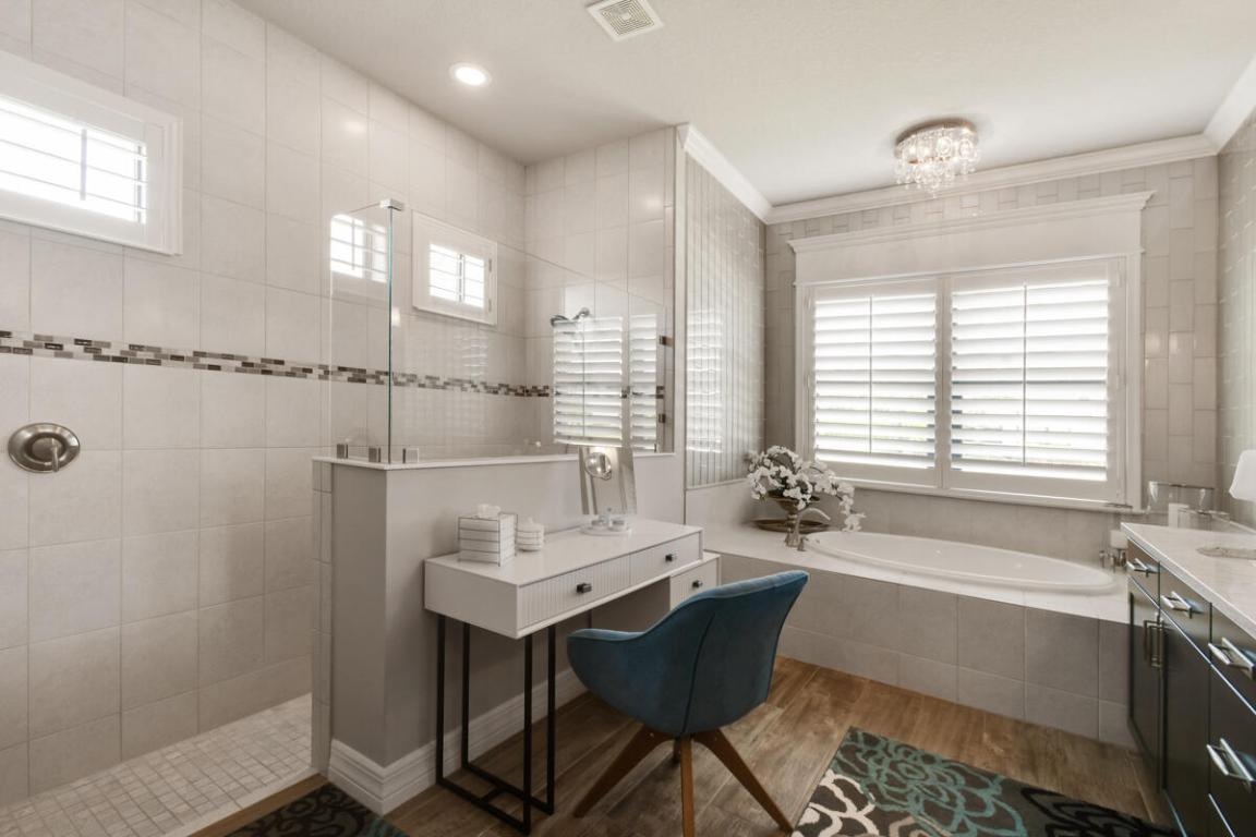 749 SW Sea Green Street