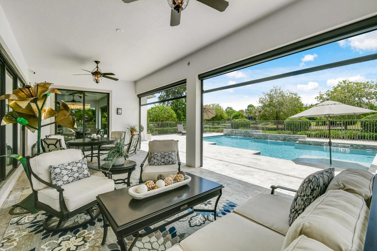 749 SW Sea Green Street