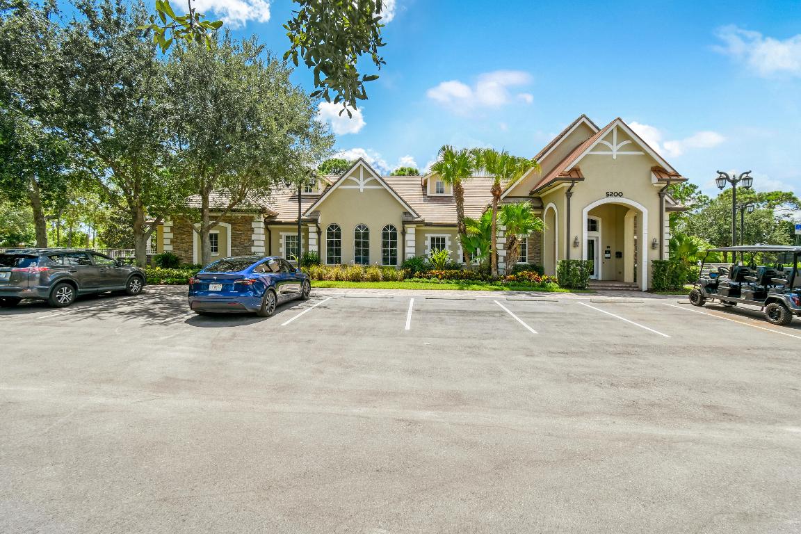 749 SW Sea Green Street