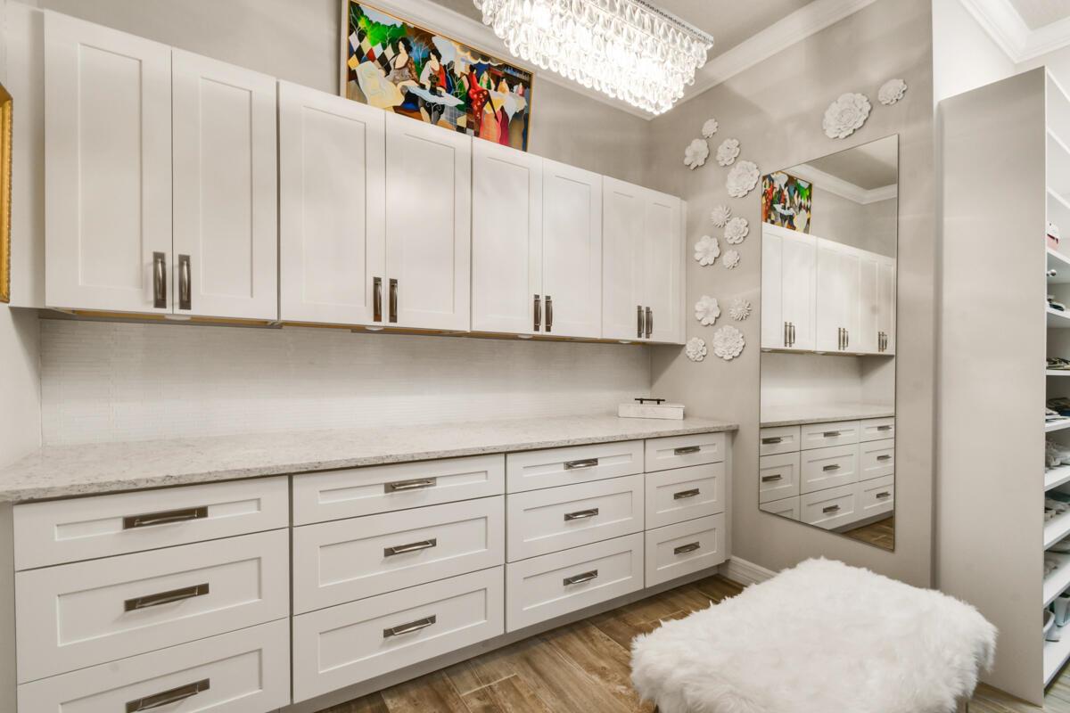 749 SW Sea Green Street