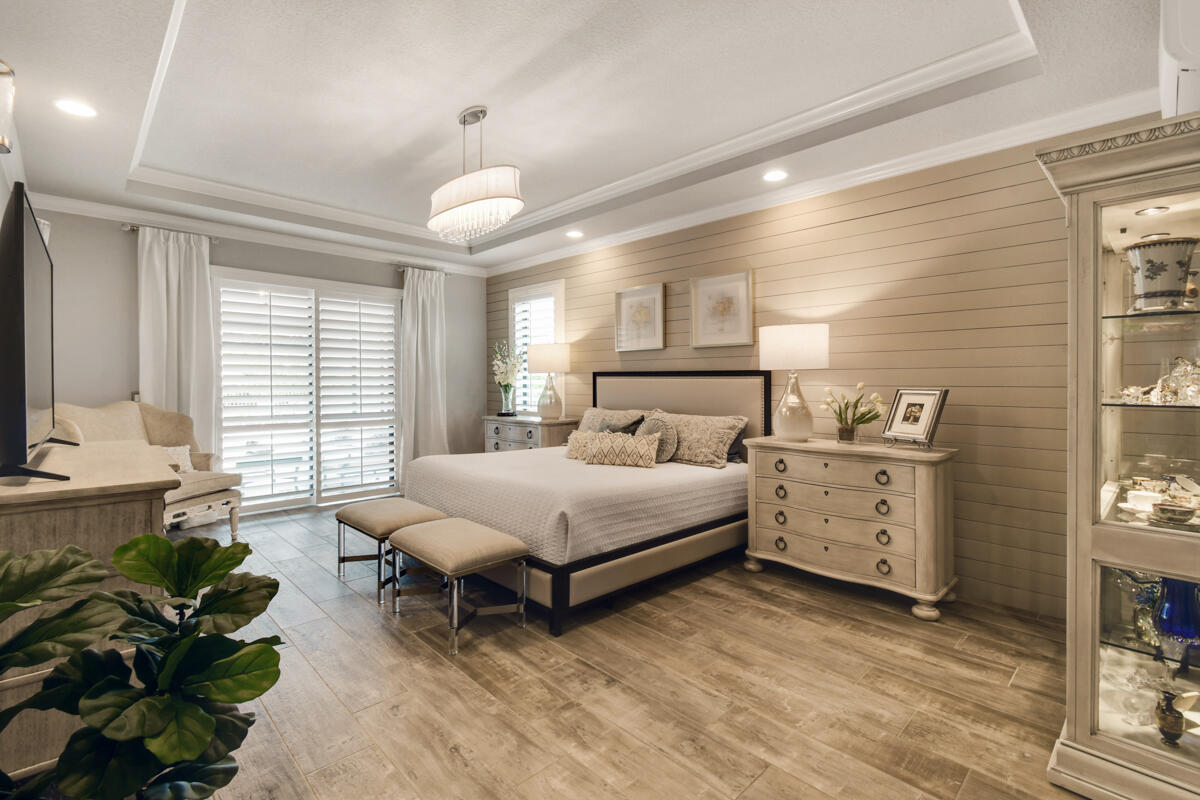 749 SW Sea Green Street