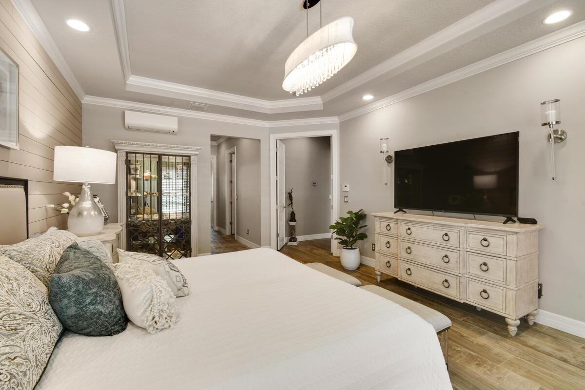 749 SW Sea Green Street