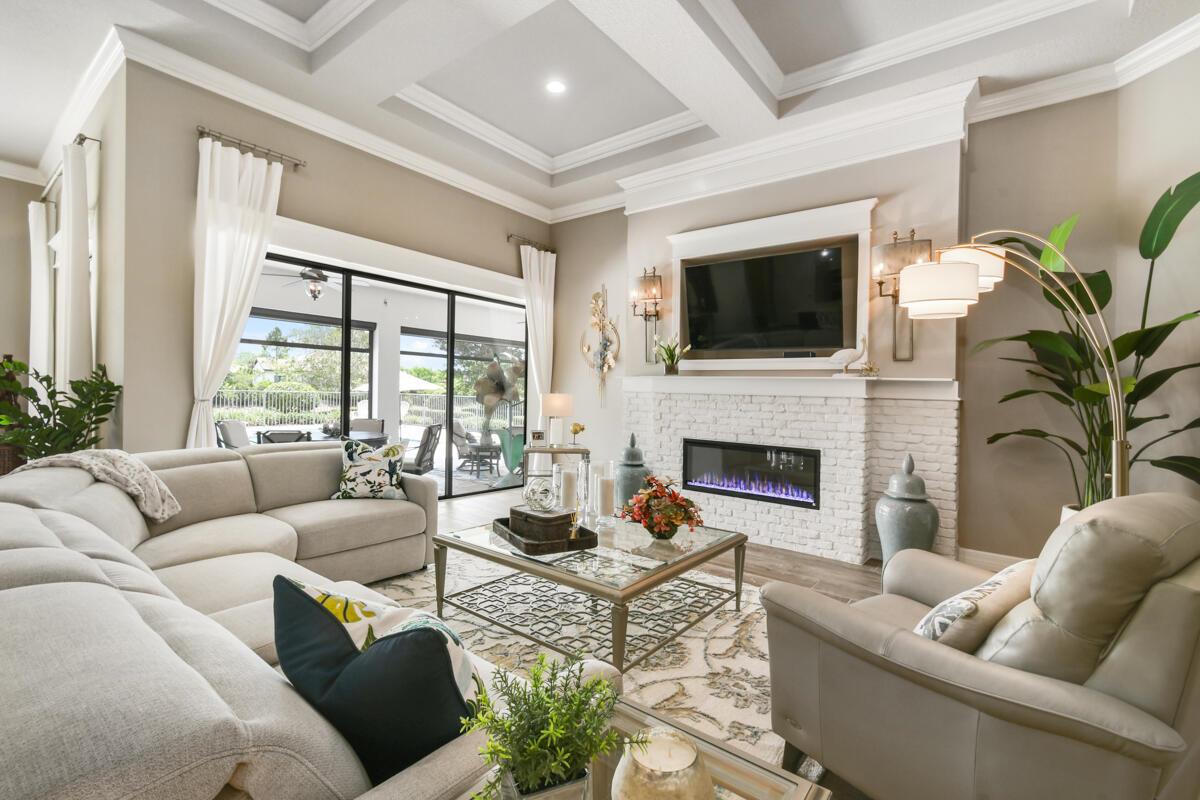 749 SW Sea Green Street