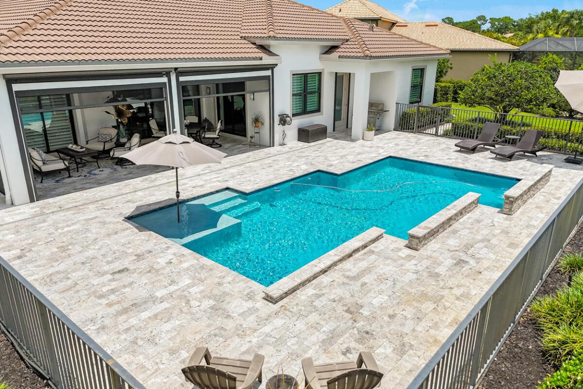 749 SW Sea Green Street