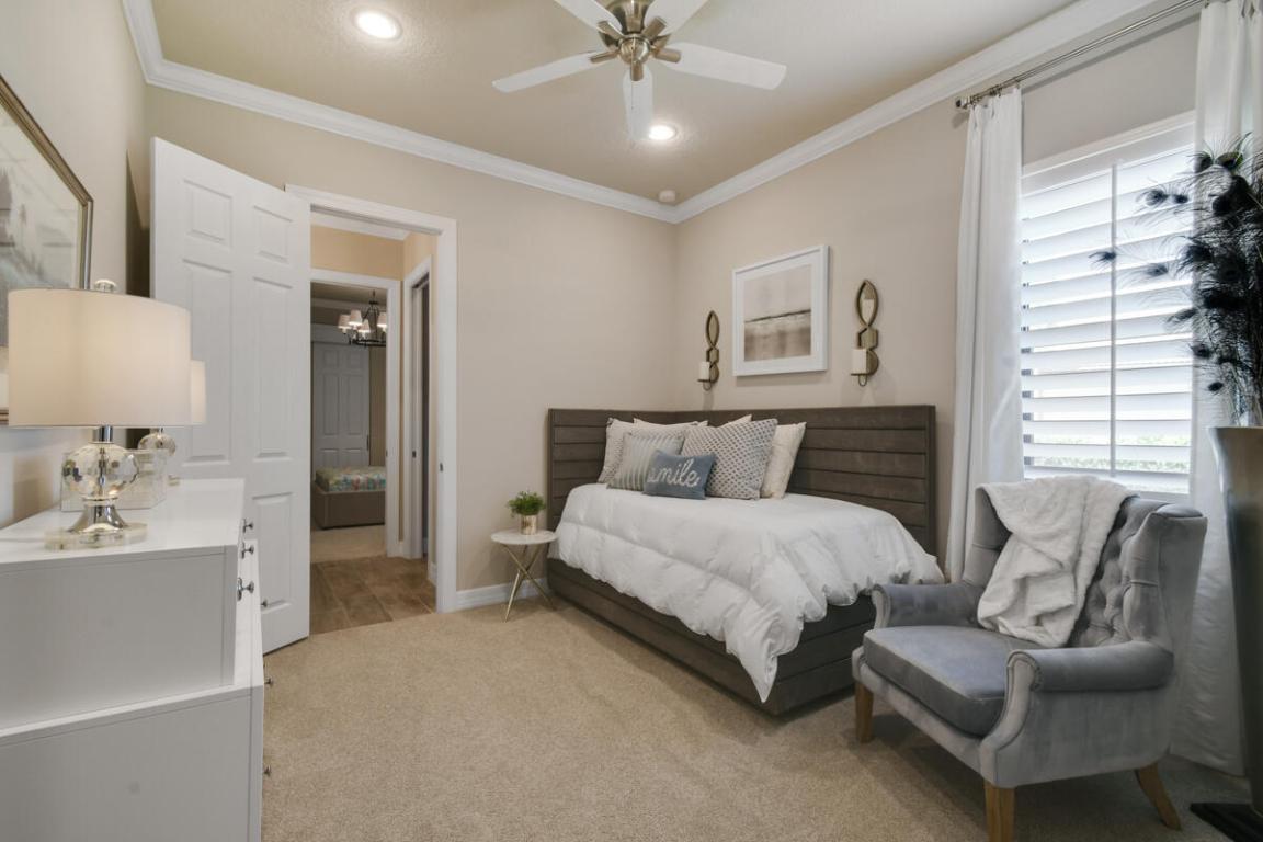 749 SW Sea Green Street