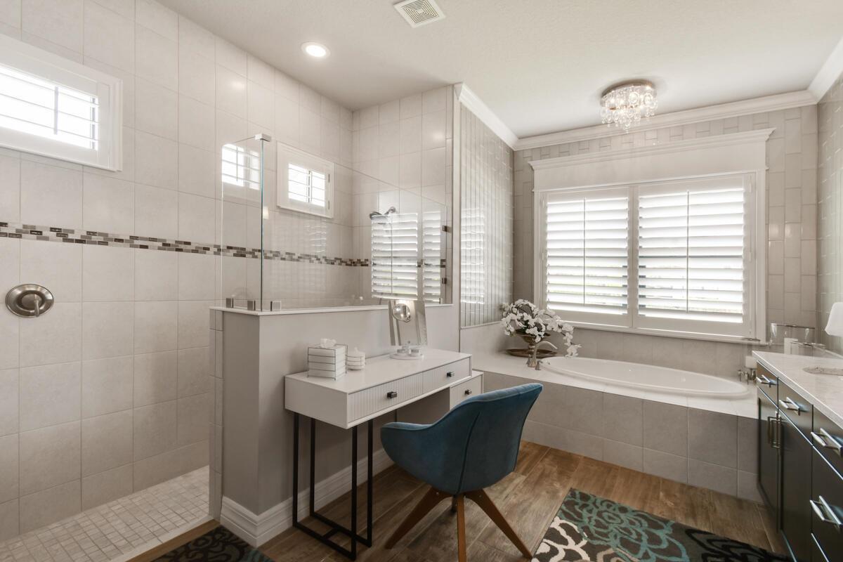 749 SW Sea Green Street