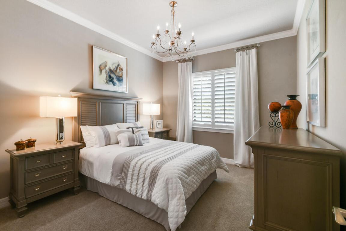 749 SW Sea Green Street