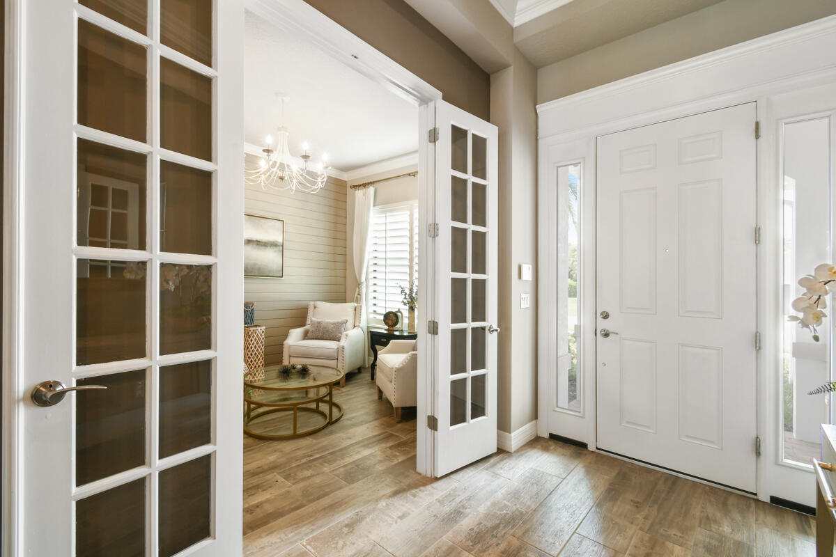 749 SW Sea Green Street