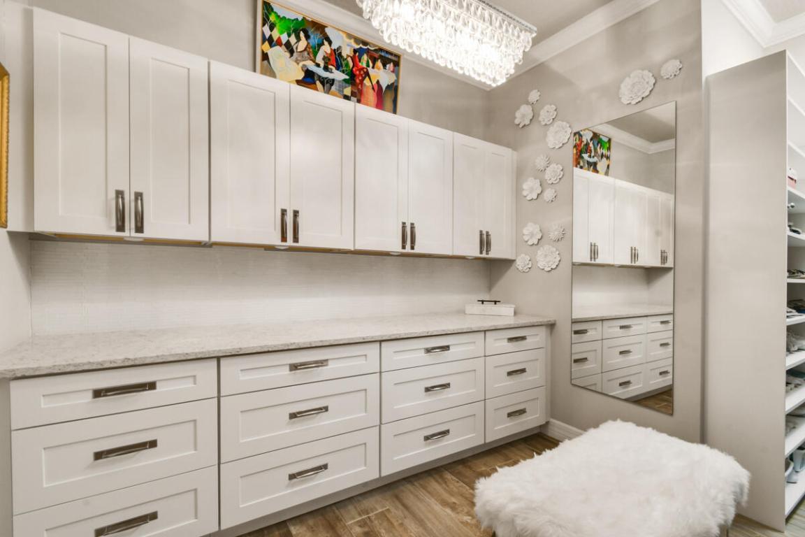 749 SW Sea Green Street