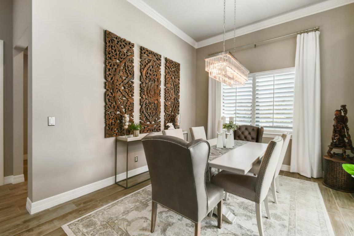 749 SW Sea Green Street