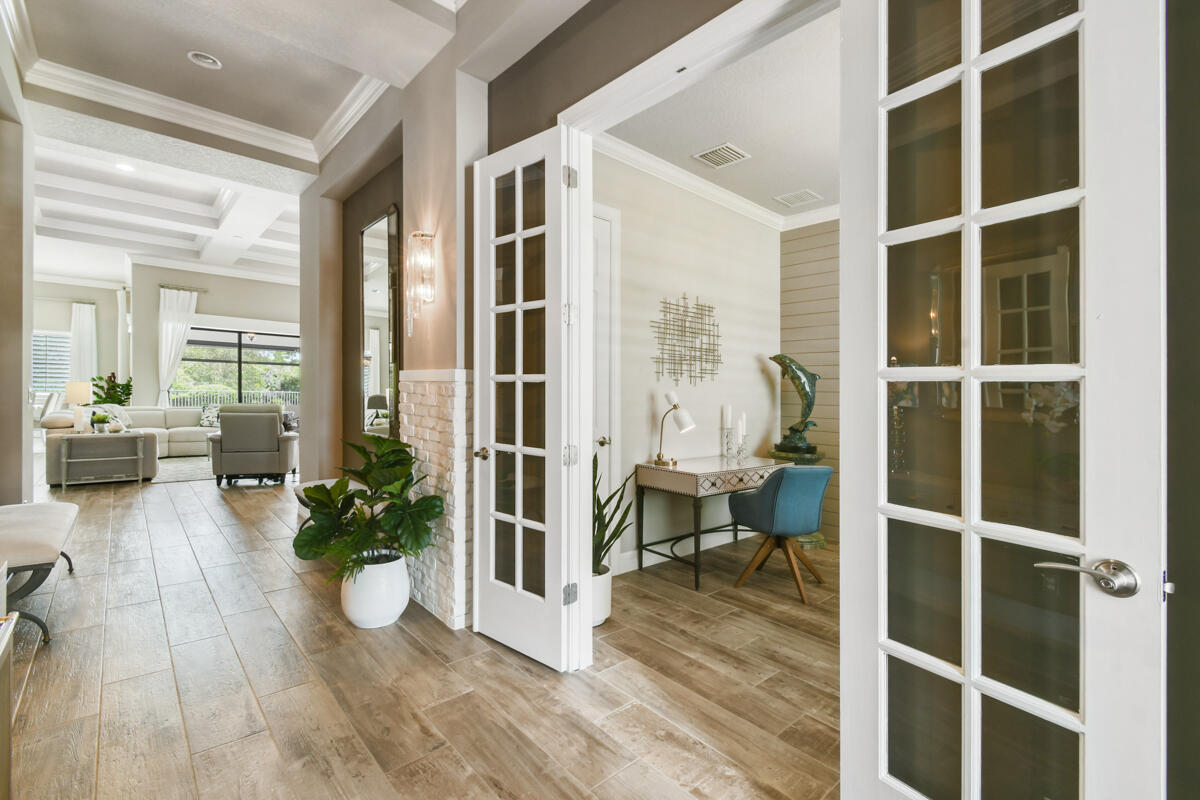 749 SW Sea Green Street