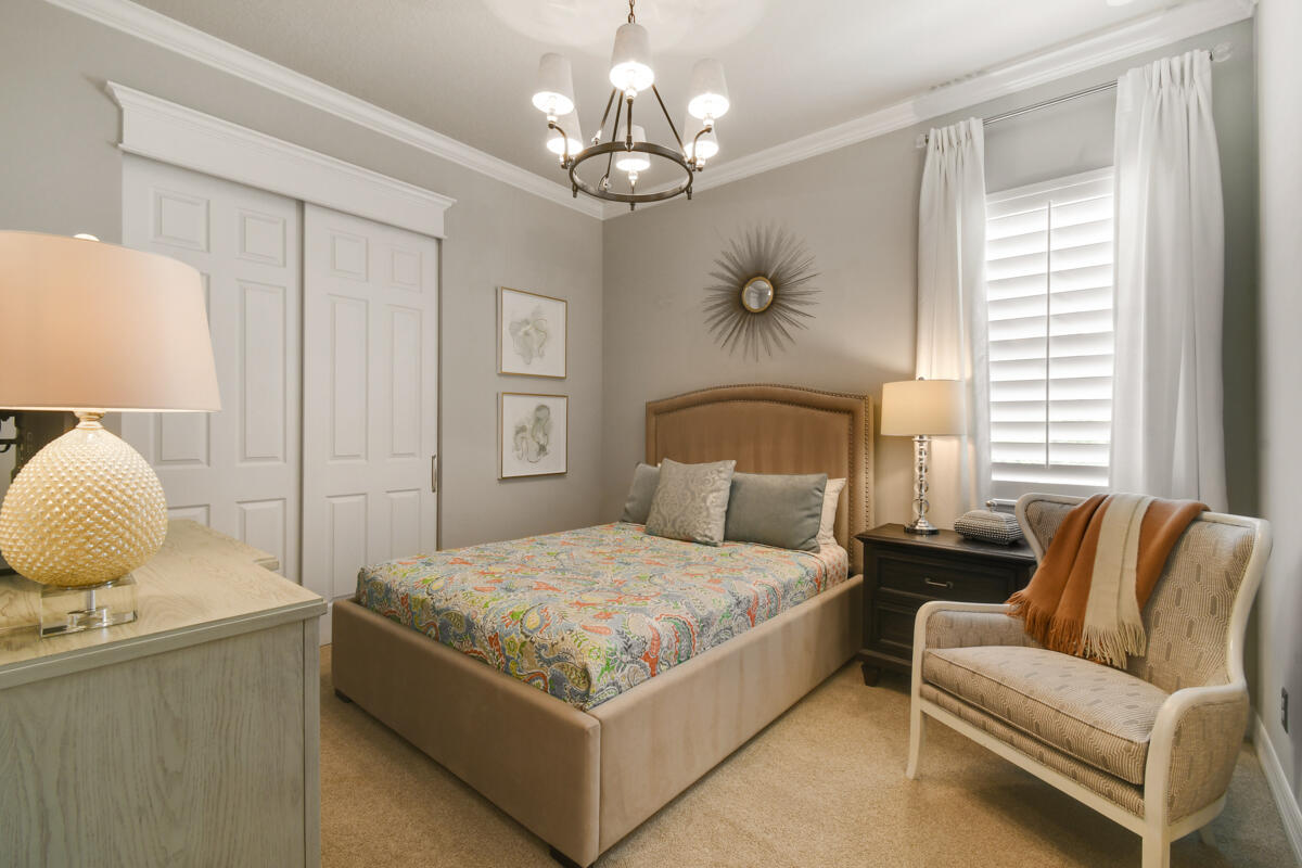 749 SW Sea Green Street