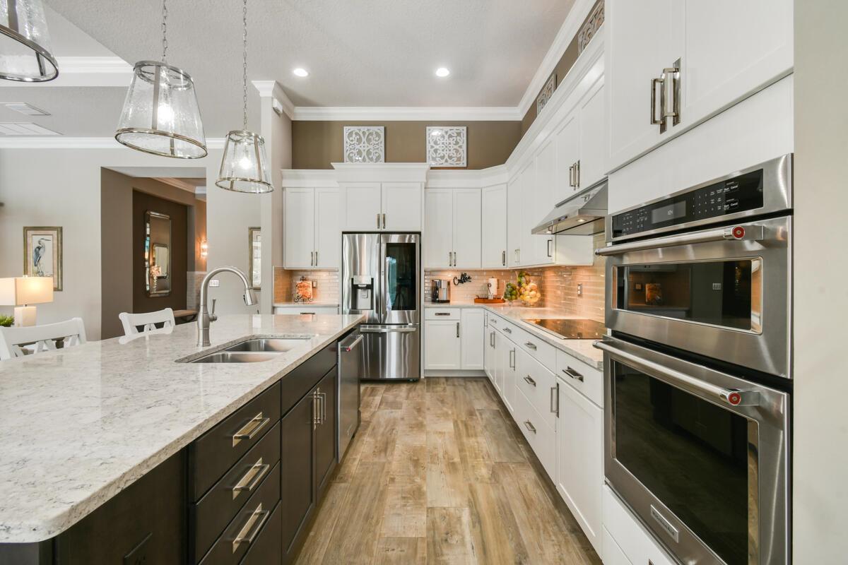 749 SW Sea Green Street