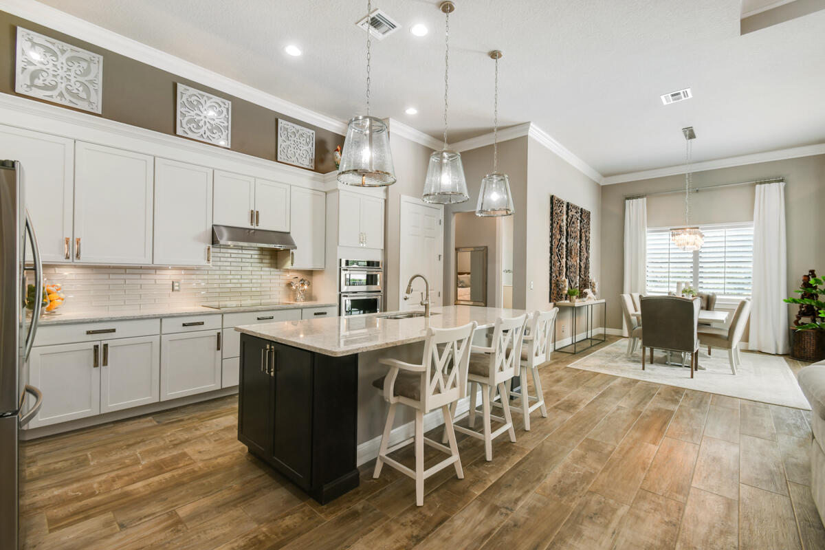 749 SW Sea Green Street